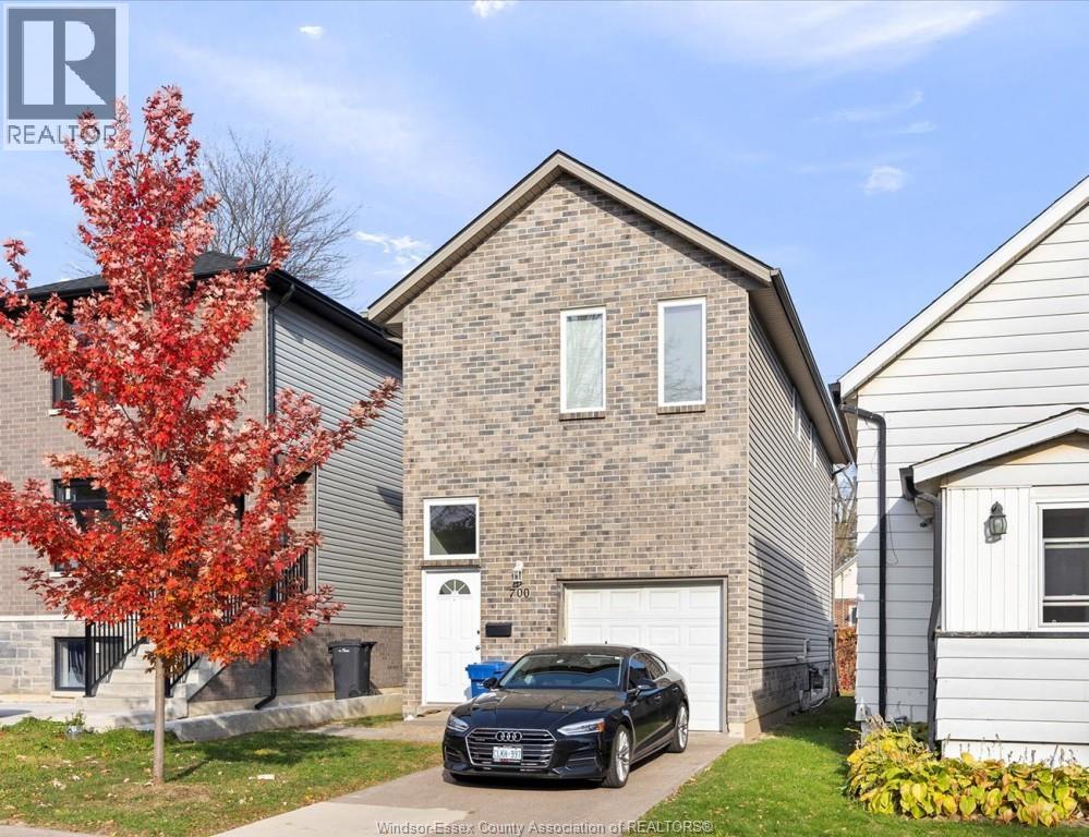 700 BRIDGE AVENUE, Windsor, Ontario