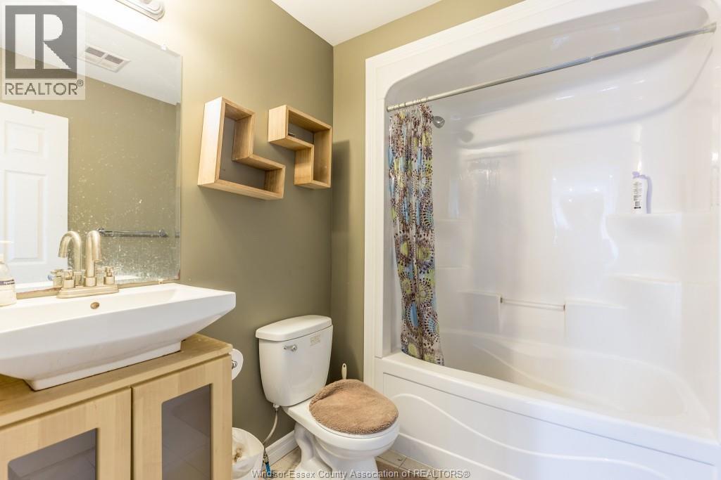 700 Bridge Avenue Unit# Per Room, Windsor, Ontario  N9B 2M6 - Photo 8 - 26001131