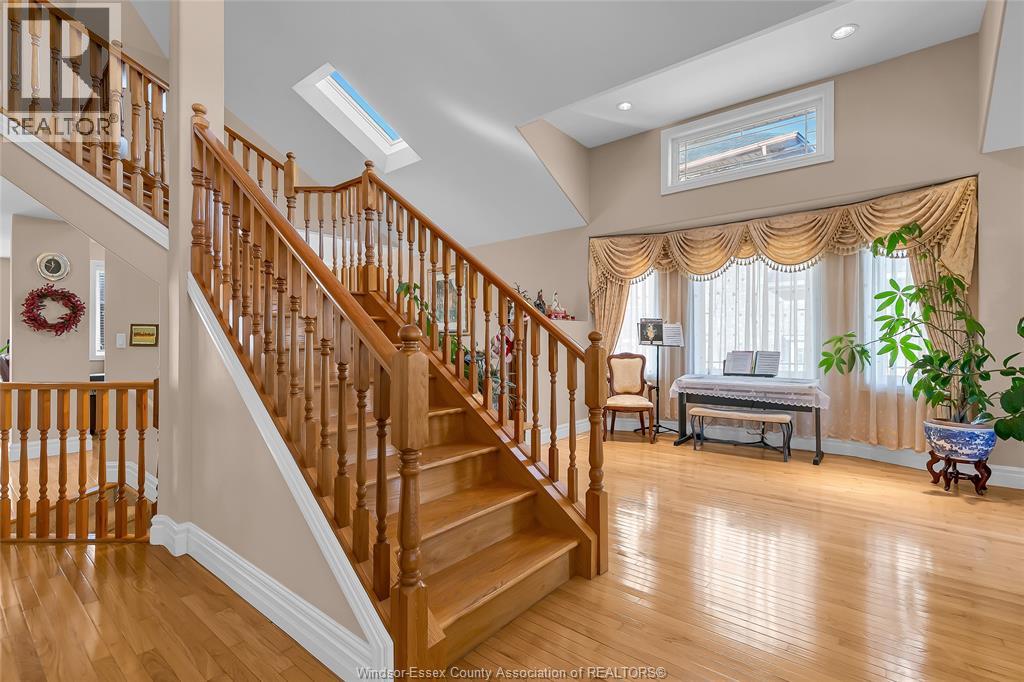 443 Hamner Circle, Windsor, Ontario  N9E 4P8 - Photo 5 - 26001206