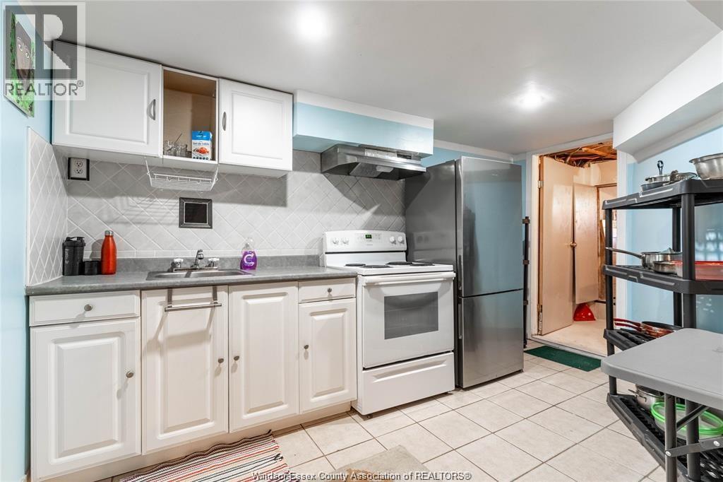 562 Dougall, Windsor, Ontario  N9A 4P6 - Photo 30 - 26001264