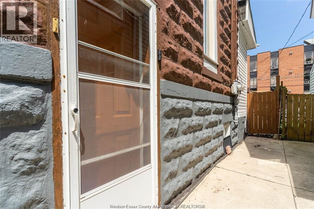 562 Dougall, Windsor, Ontario  N9A 4P6 - Photo 36 - 26001264