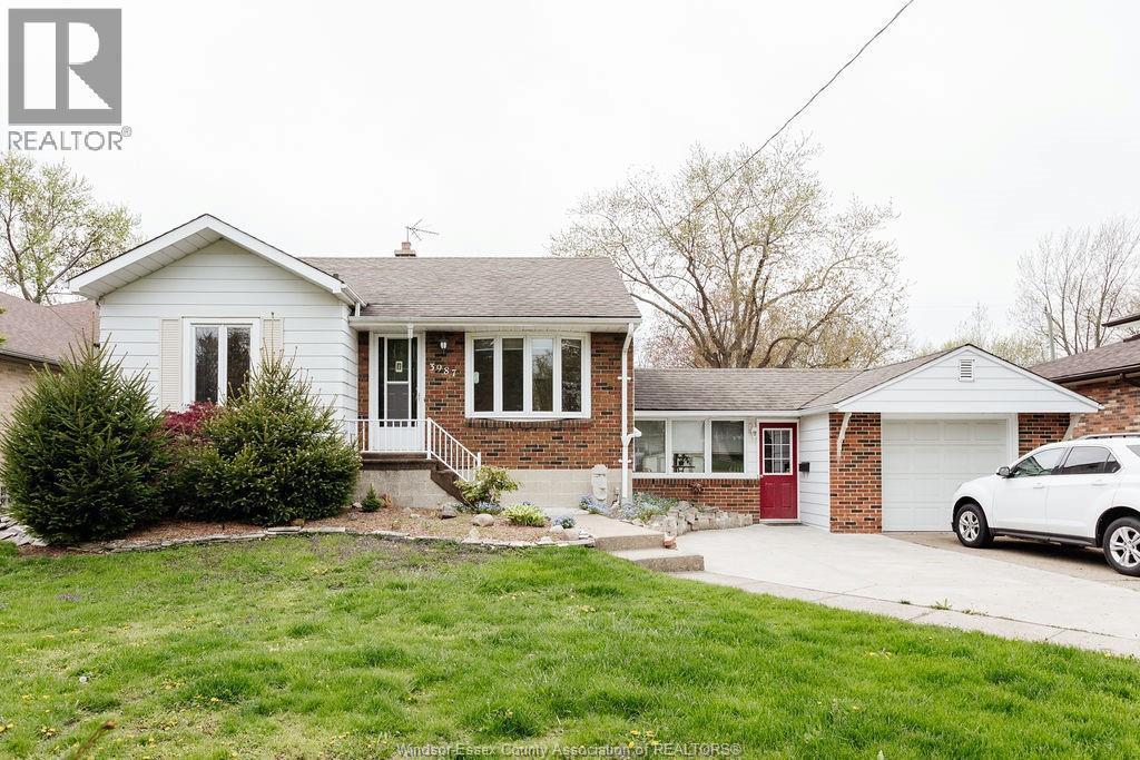 3987 Casgrain, Windsor, Ontario  N9E 2R9 - Photo 2 - 26001700