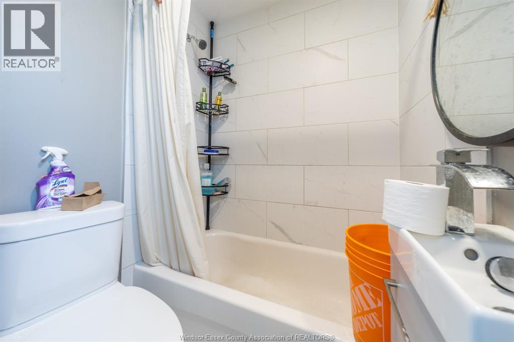 446 Wyandotte Street West, Windsor, Ontario  N9A 5X4 - Photo 23 - 26001703