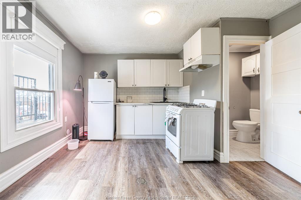446 Wyandotte Street West, Windsor, Ontario  N9A 5X4 - Photo 5 - 26001703