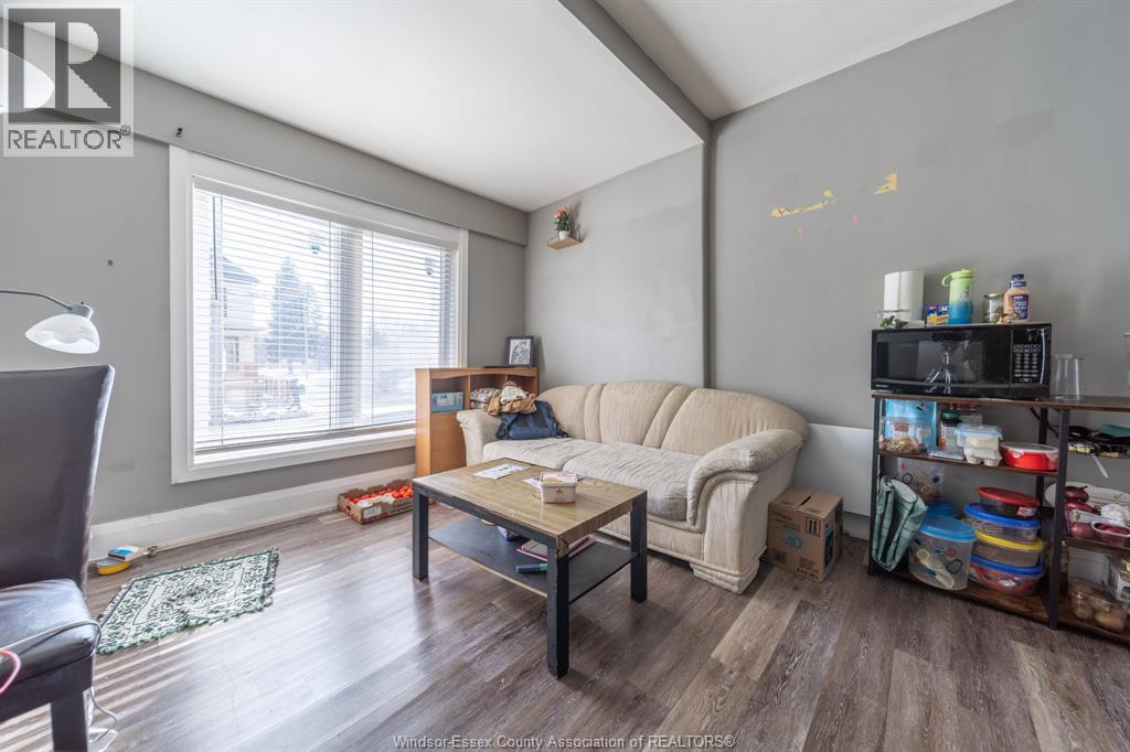 446 Wyandotte Street West, Windsor, Ontario  N9A 5X4 - Photo 2 - 26001675