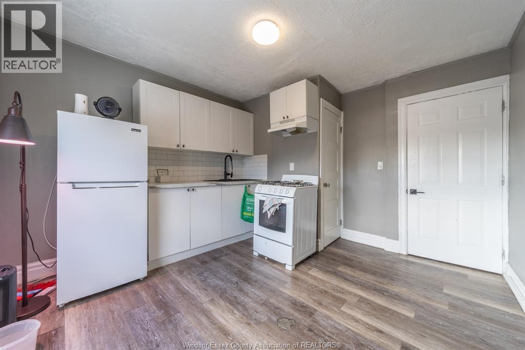 446 Wyandotte Street West, Windsor, Ontario  N9A 5X4 - Photo 6 - 26001675