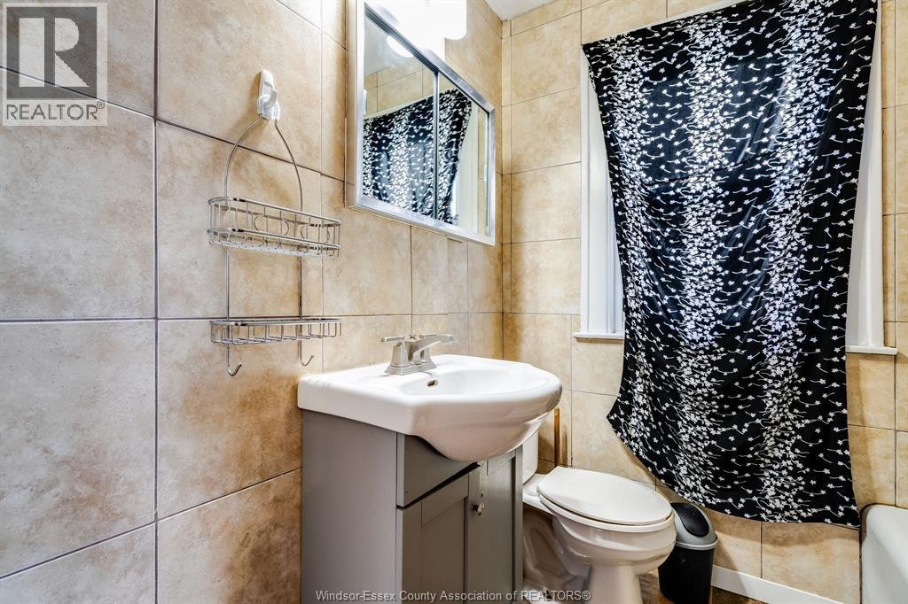 366 Rankin, Windsor, Ontario  N9B 2R7 - Photo 17 - 26001762