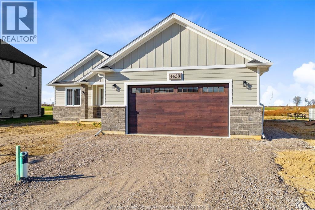 4438 Belmont, Comber, Ontario  N0R 1A0 - Photo 2 - 26001888