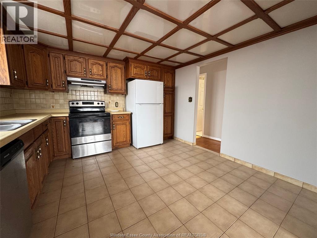 3034 Fazio Drive, Windsor, Ontario  N9E 4G1 - Photo 8 - 26001884