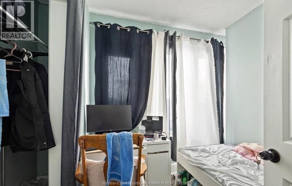 374 Rankin, Windsor, Ontario  N9B 2R7 - Photo 9 - 26001885