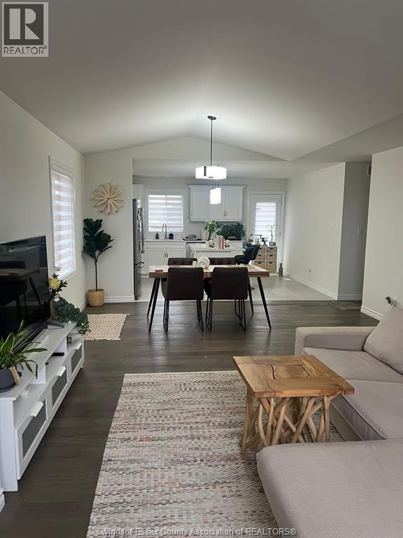 1185 Aspen Ridge Crescent Unit# Upper, Lakeshore, Ontario  N0R 1A0 - Photo 3 - 26002042