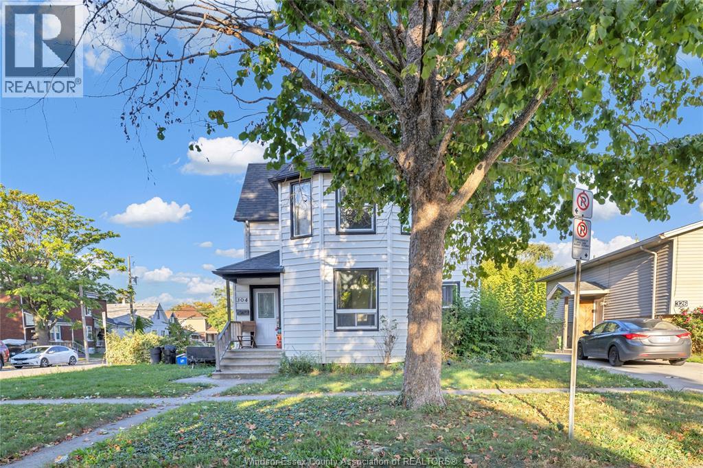 304 LANGLOIS AVENUE, Windsor, Ontario