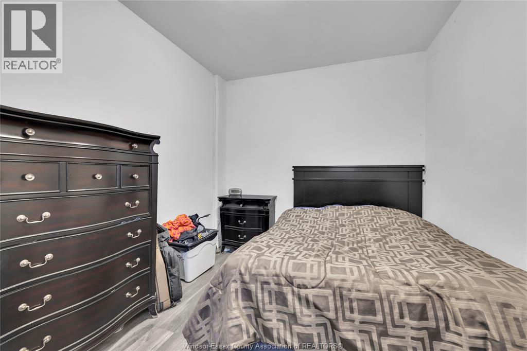 304 Langlois Avenue, Windsor, Ontario  N9A 2G1 - Photo 11 - 26002033