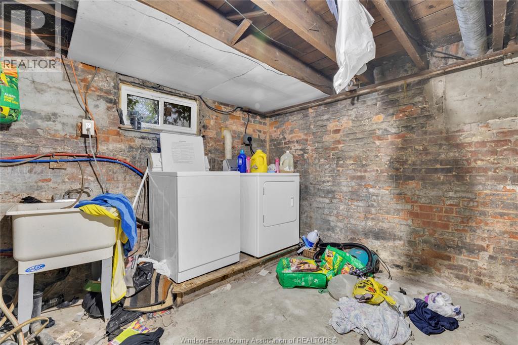 304 Langlois Avenue, Windsor, Ontario  N9A 2G1 - Photo 13 - 26002033