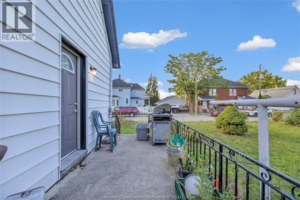 304 Langlois Avenue, Windsor, Ontario  N9A 2G1 - Photo 21 - 26002033