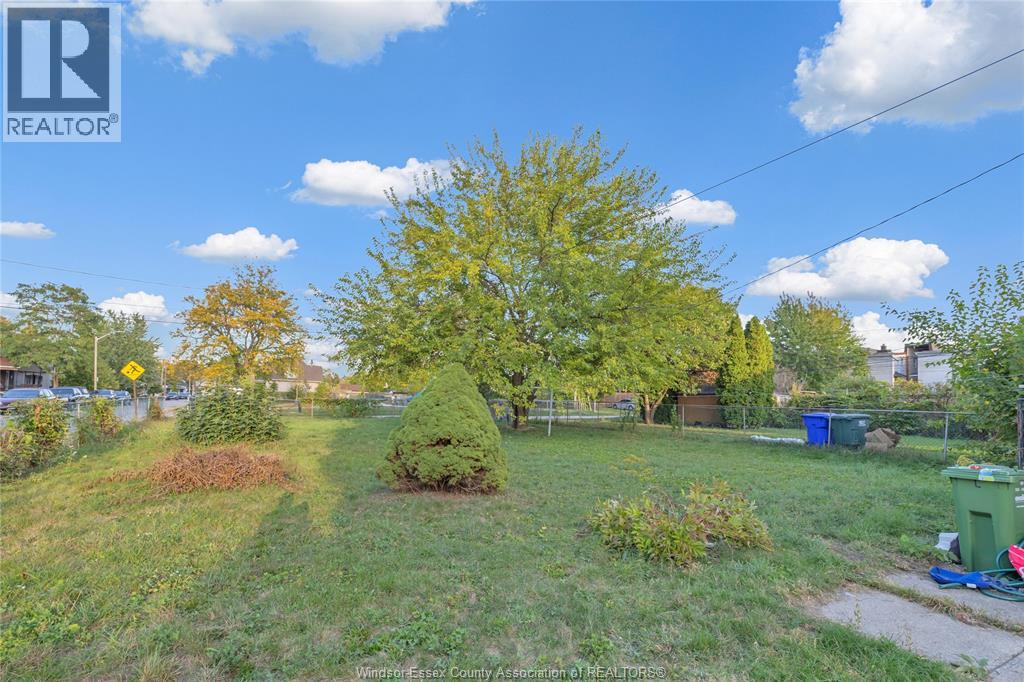 304 Langlois Avenue, Windsor, Ontario  N9A 2G1 - Photo 22 - 26002033