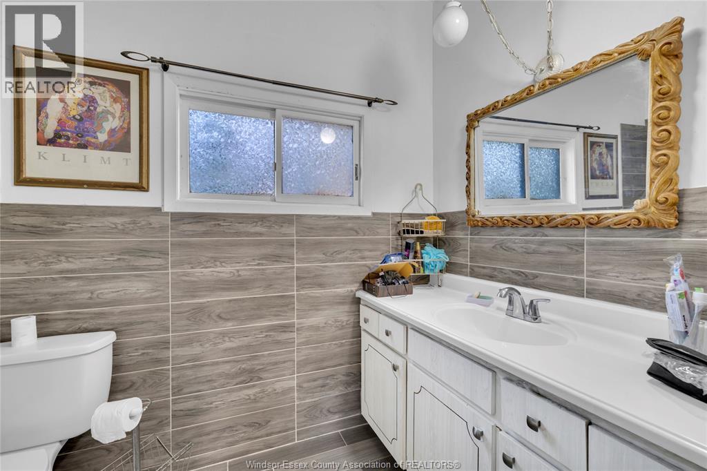 304 Langlois Avenue, Windsor, Ontario  N9A 2G1 - Photo 5 - 26002033