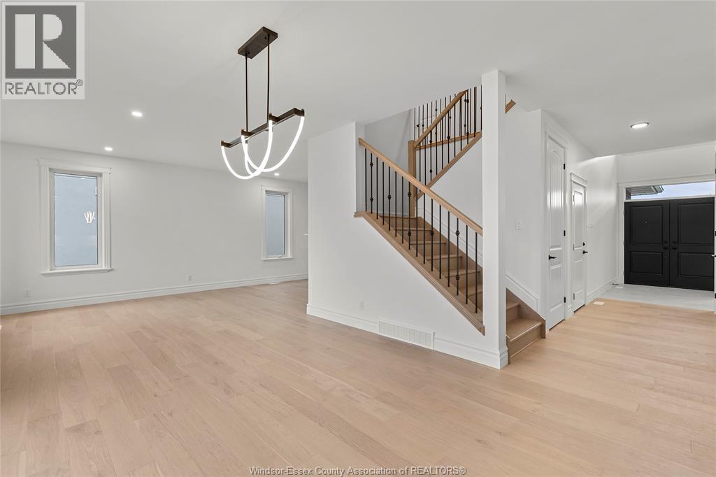 357 Marla Crescent, Lakeshore, Ontario  N0R 1A0 - Photo 4 - 26002128