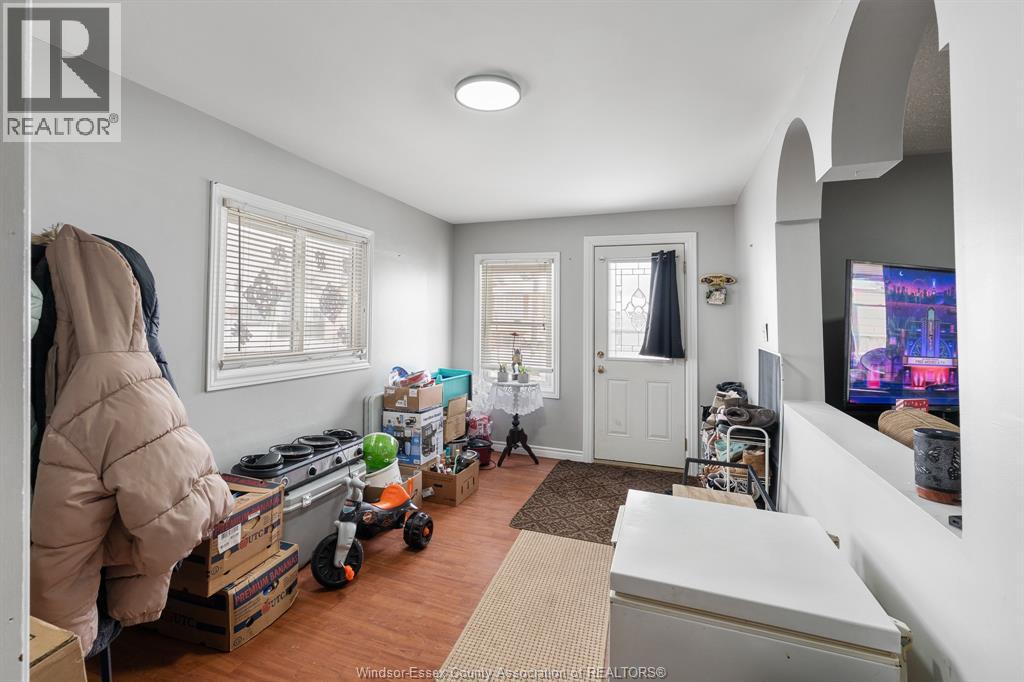 33 Victoria Avenue North, Leamington, Ontario  N8H 2V8 - Photo 3 - 26002221