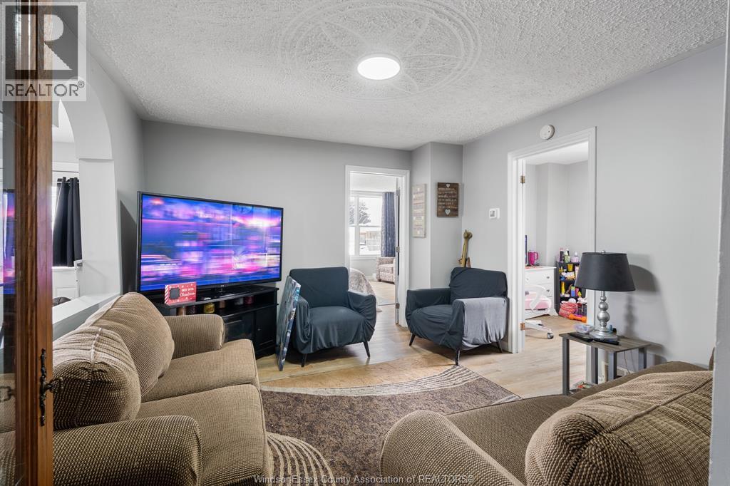 33 Victoria Avenue North, Leamington, Ontario  N8H 2V8 - Photo 4 - 26002221