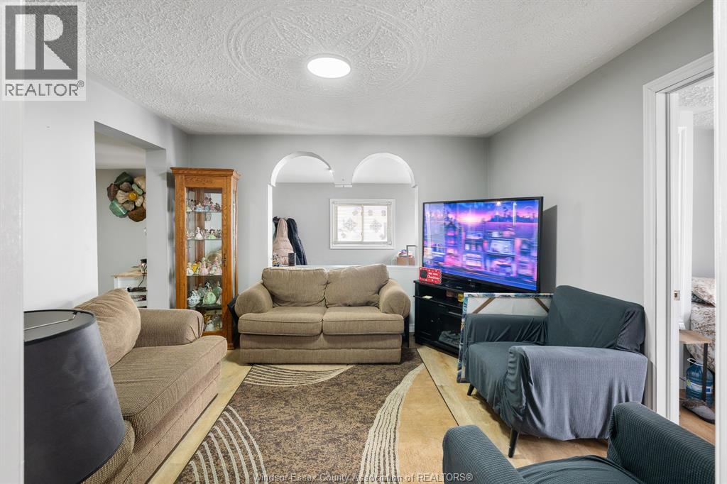 33 Victoria Avenue North, Leamington, Ontario  N8H 2V8 - Photo 5 - 26002221