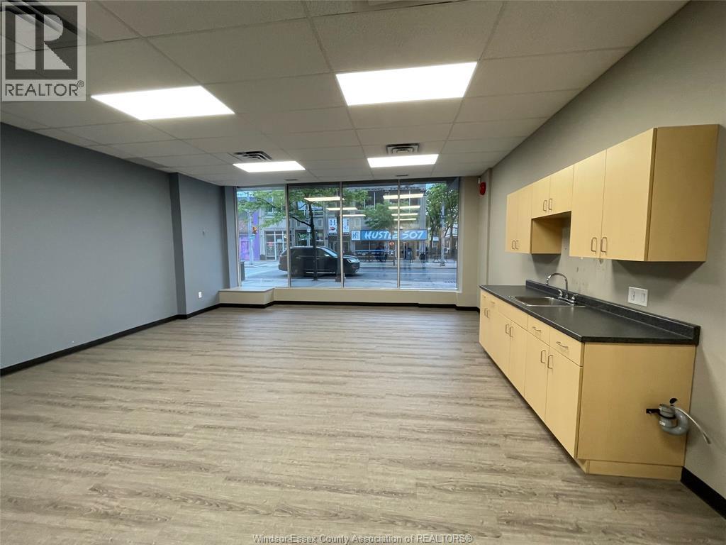 500 Ouellette Avenue, Windsor, Ontario  N9A 1B7 - Photo 4 - 26002047