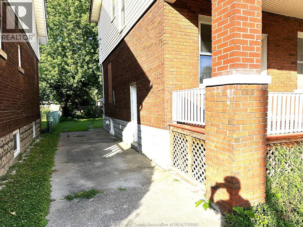 726 Partington, Windsor, Ontario  N9B 2N7 - Photo 32 - 26002380