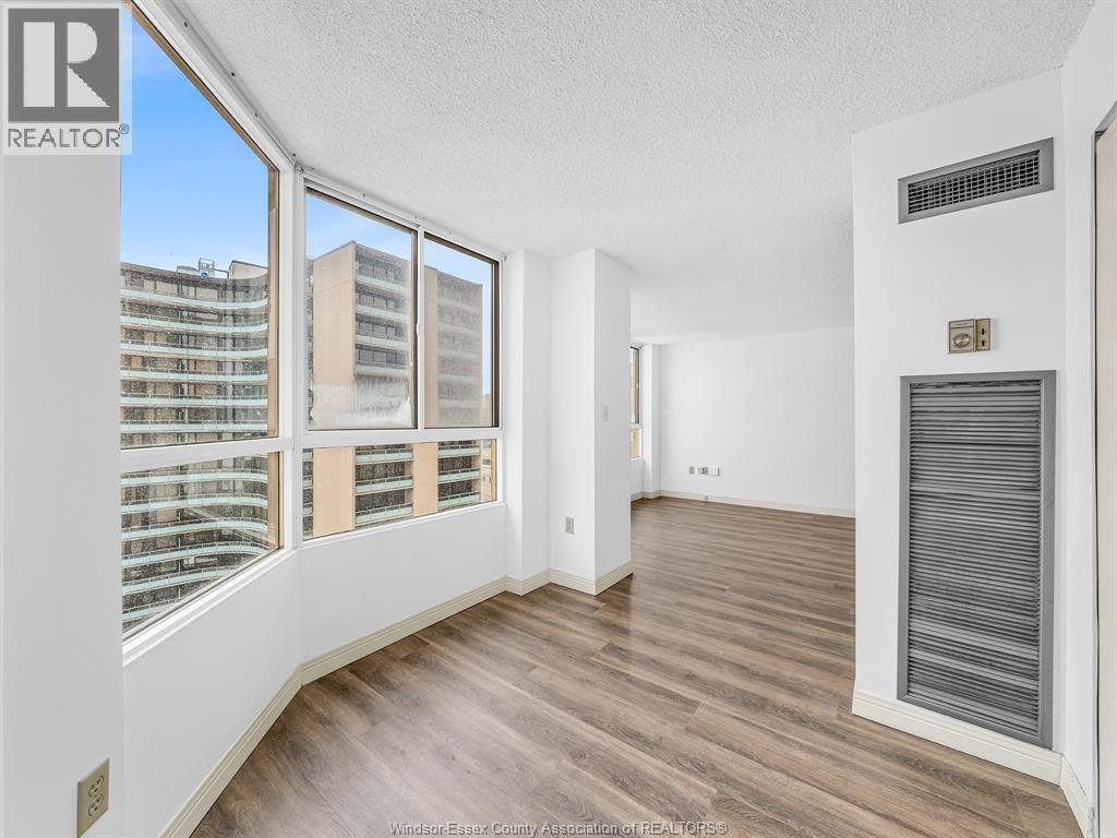 75 Riverside Drive East Unit# 1005, Windsor, Ontario  N9A 7C4 - Photo 18 - 26002404