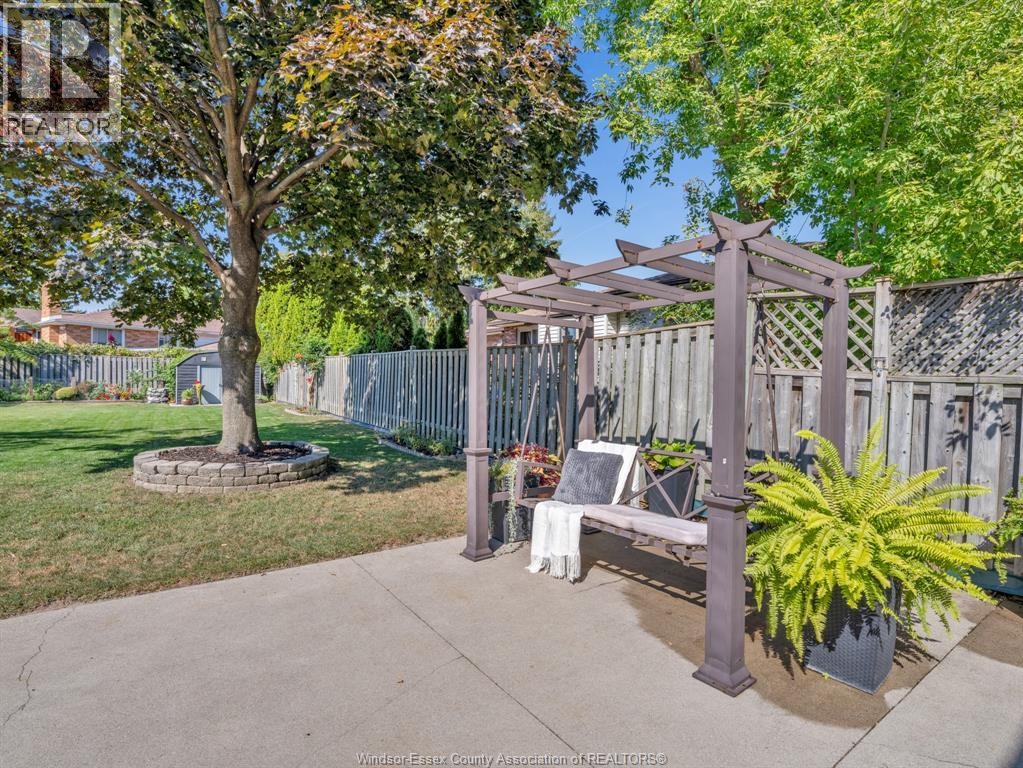 3157 Robinet, Windsor, Ontario  N8R 1P7 - Photo 8 - 26002541