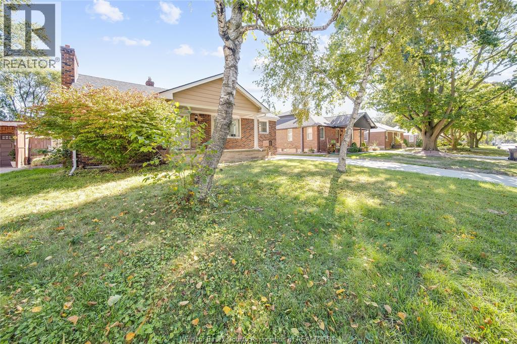 3162 Curry Avenue, Windsor, Ontario  N9E 2T3 - Photo 3 - 26002495