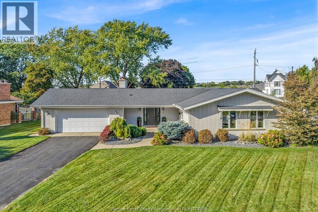 7 Longbeach Drive, Leamington, Ontario  N8H 4H9 - Photo 1 - 26002568