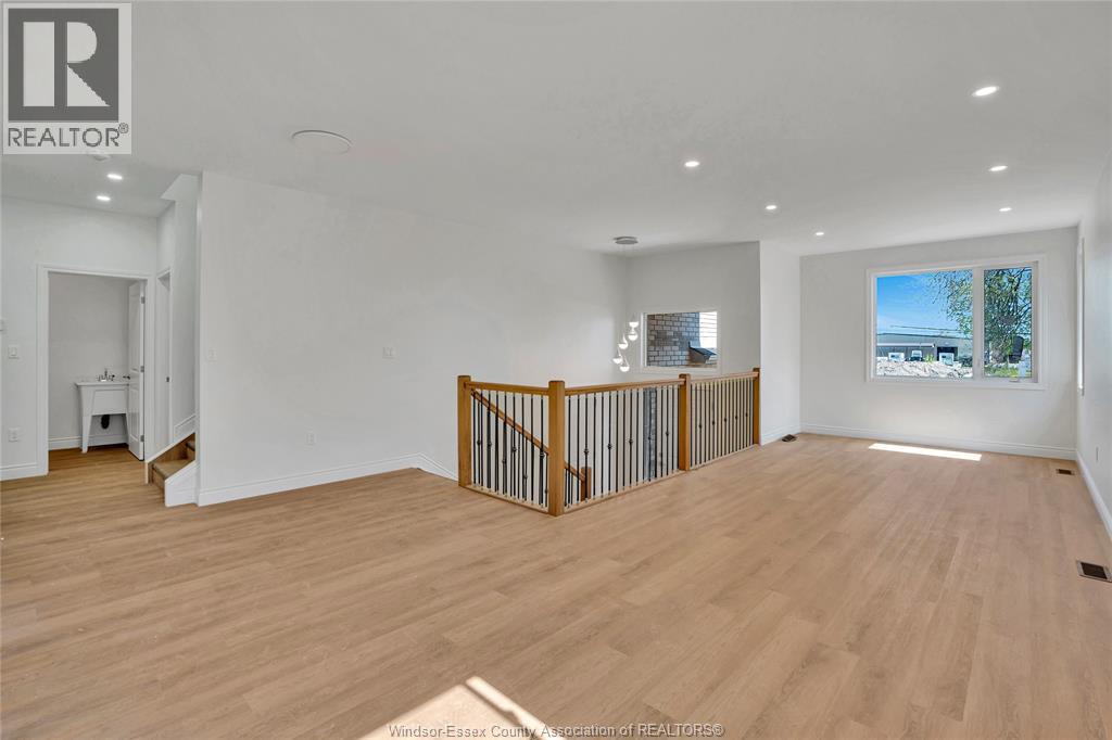 720 Grand Marais East Unit# Upper, Windsor, Ontario  N8X 3H8 - Photo 5 - 26002611