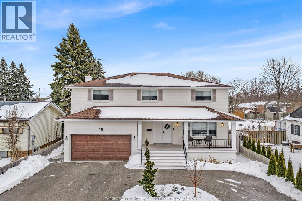 19 FRYER, Amherstburg, Ontario