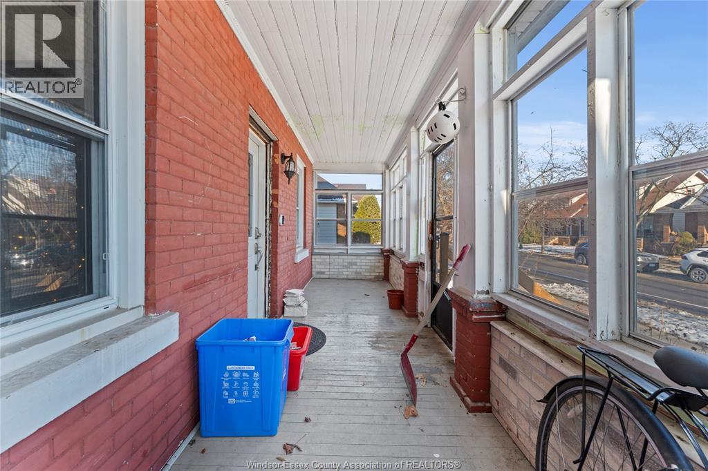 977 Gladstone, Windsor, Ontario  N9A 2R5 - Photo 5 - 26002720