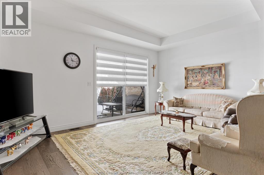 230 Mclellan Avenue, Amherstburg, Ontario  N9V 0H1 - Photo 3 - 26002819