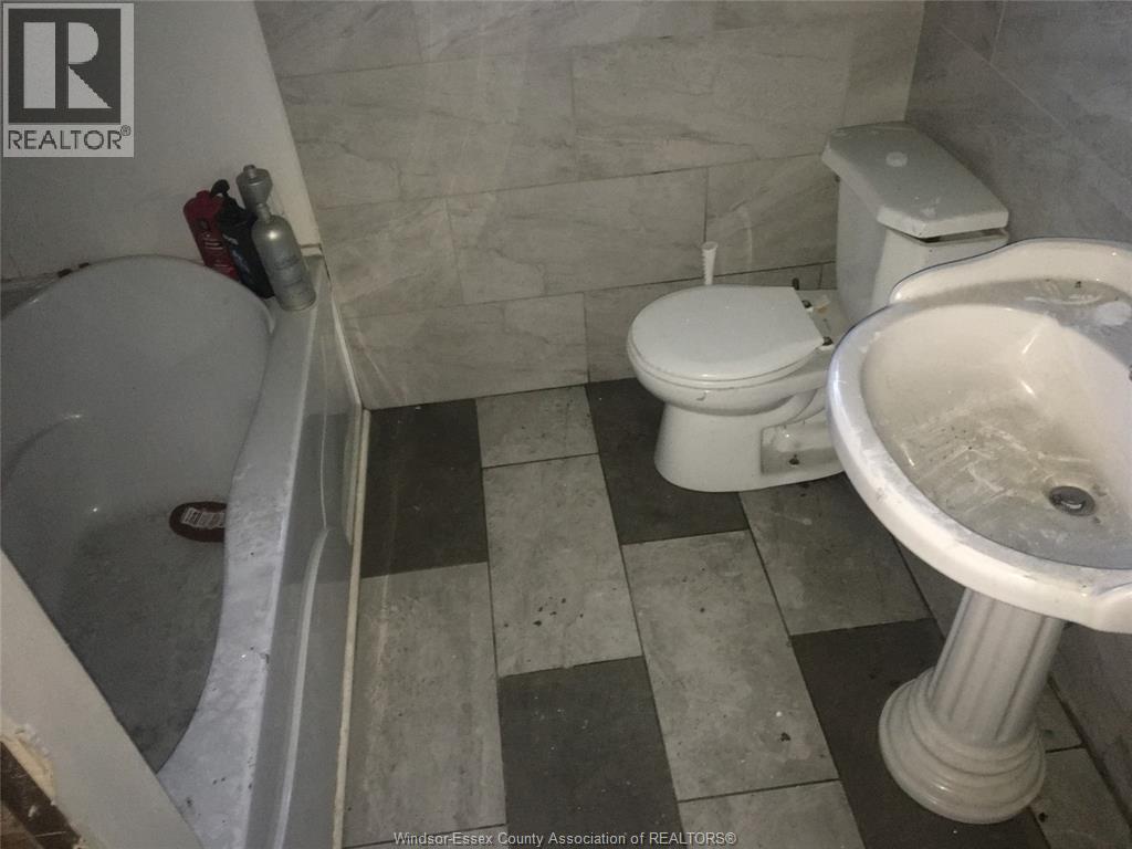 1634 Pillette, Windsor, Ontario  N8Y 3C5 - Photo 7 - 26002844