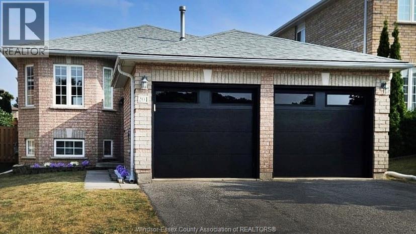 201 Hanmer Street East, Barrie, Ontario  L4M 6W7 - Photo 1 - 26002899