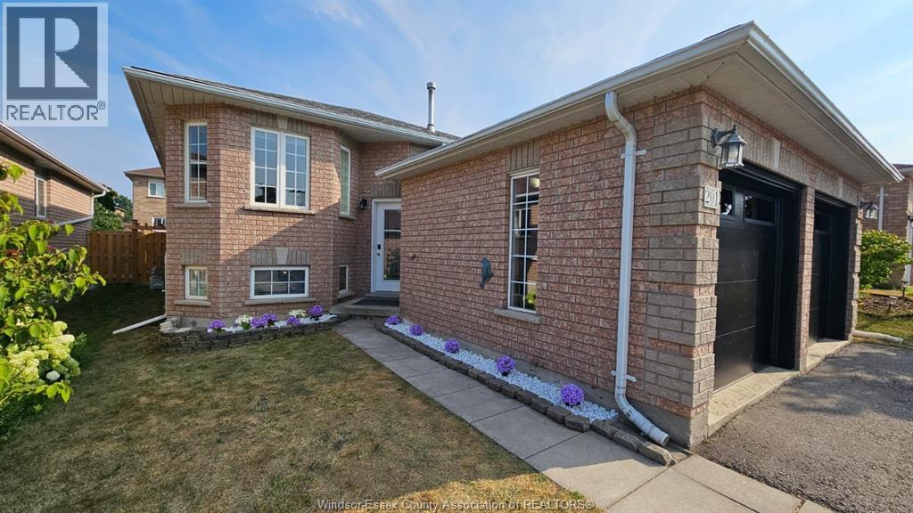 201 Hanmer Street East, Barrie, Ontario  L4M 6W7 - Photo 2 - 26002899