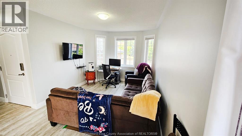 201 Hanmer Street East, Barrie, Ontario  L4M 6W7 - Photo 7 - 26002899