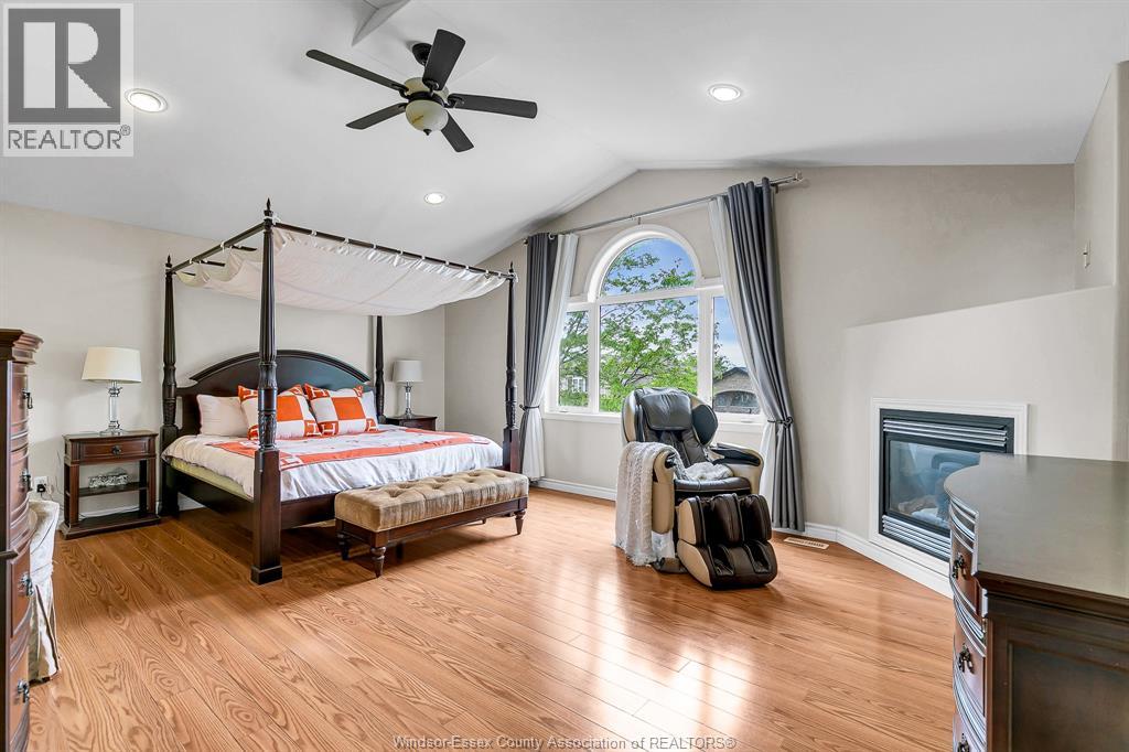 4274 Canberra, Windsor, Ontario  N9G 3E7 - Photo 11 - 26002822