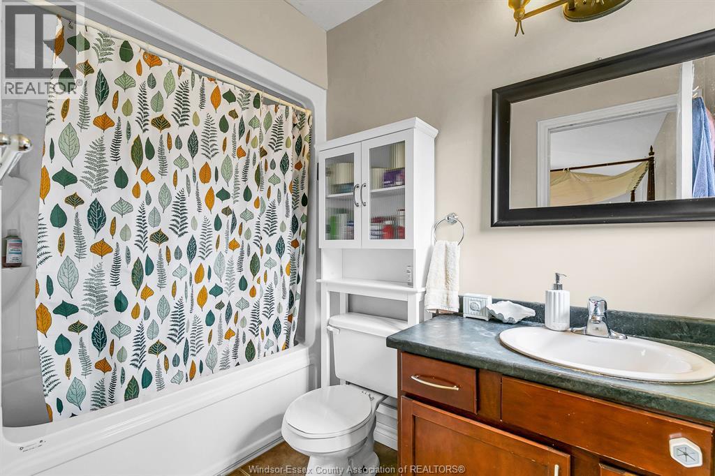 4274 Canberra, Windsor, Ontario  N9G 3E7 - Photo 12 - 26002822
