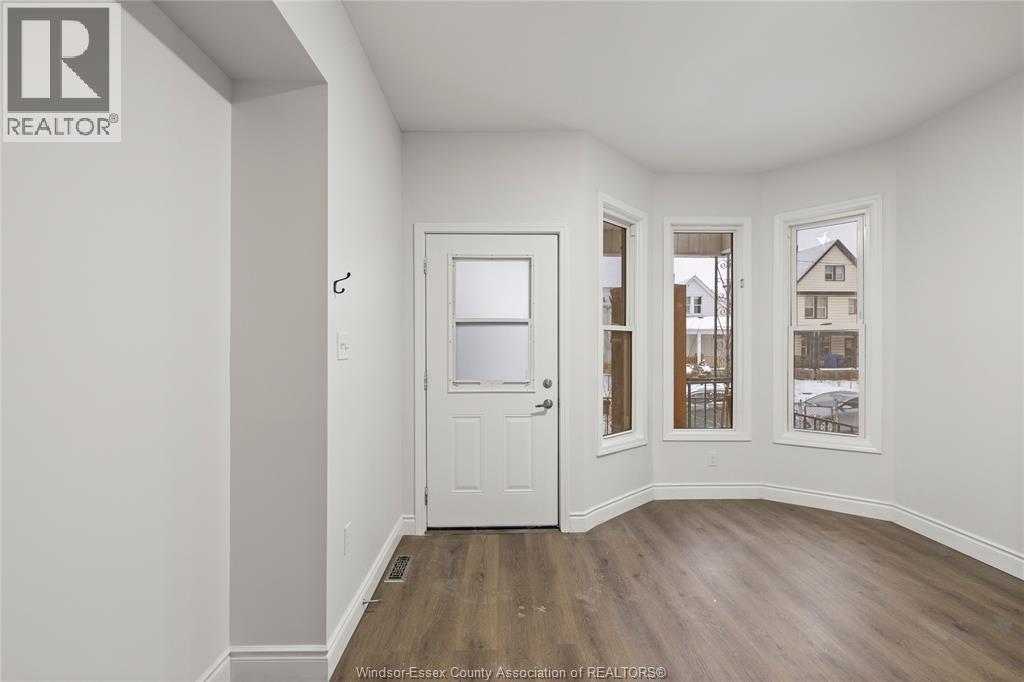 722 Dougall Unit# Main, Windsor, Ontario  N9A 4P8 - Photo 4 - 26003052