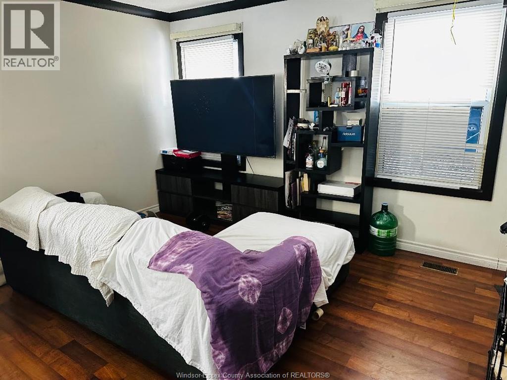 1674 Parent Avenue, Windsor, Ontario  N8X 4K1 - Photo 3 - 26003109