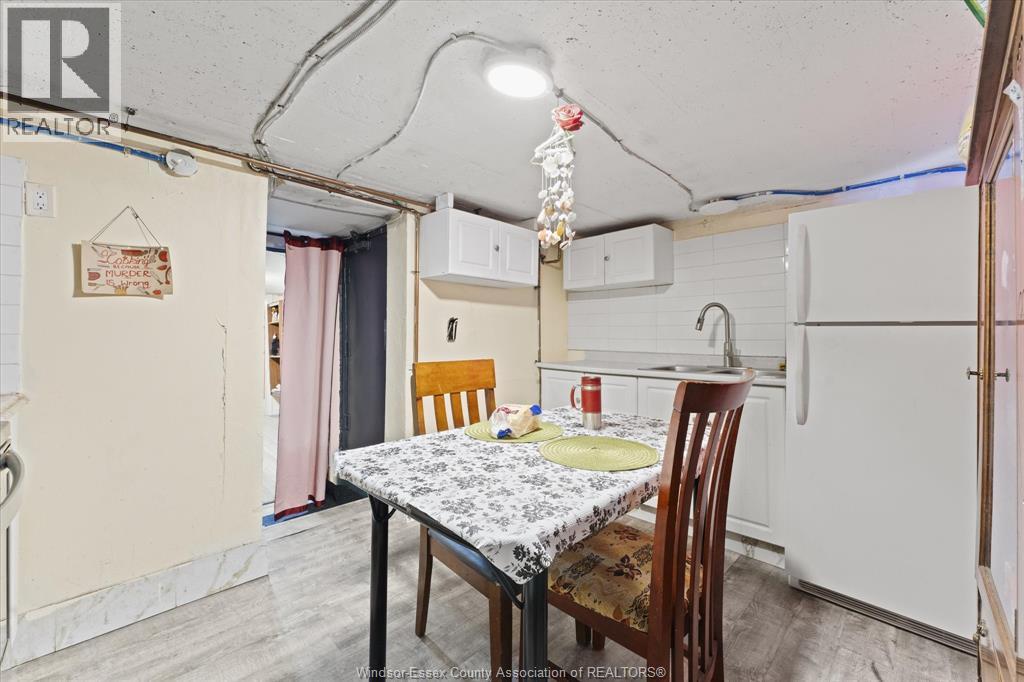 3060 Sandwich, Windsor, Ontario  N9C 1A4 - Photo 31 - 26003090