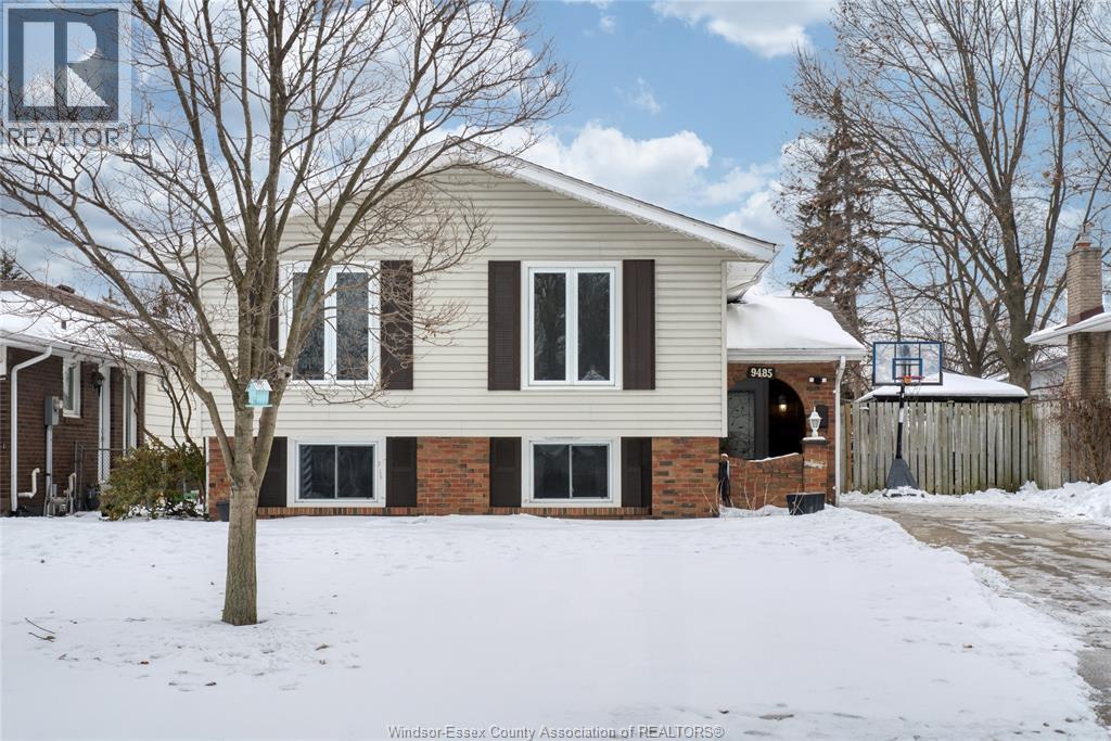 9485 RIDGE, Windsor, Ontario