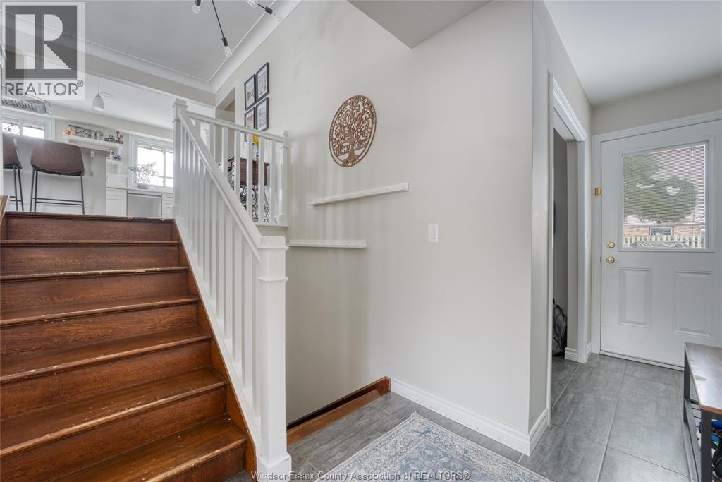 9485 Ridge, Windsor, Ontario  N8R 1G5 - Photo 3 - 26003449