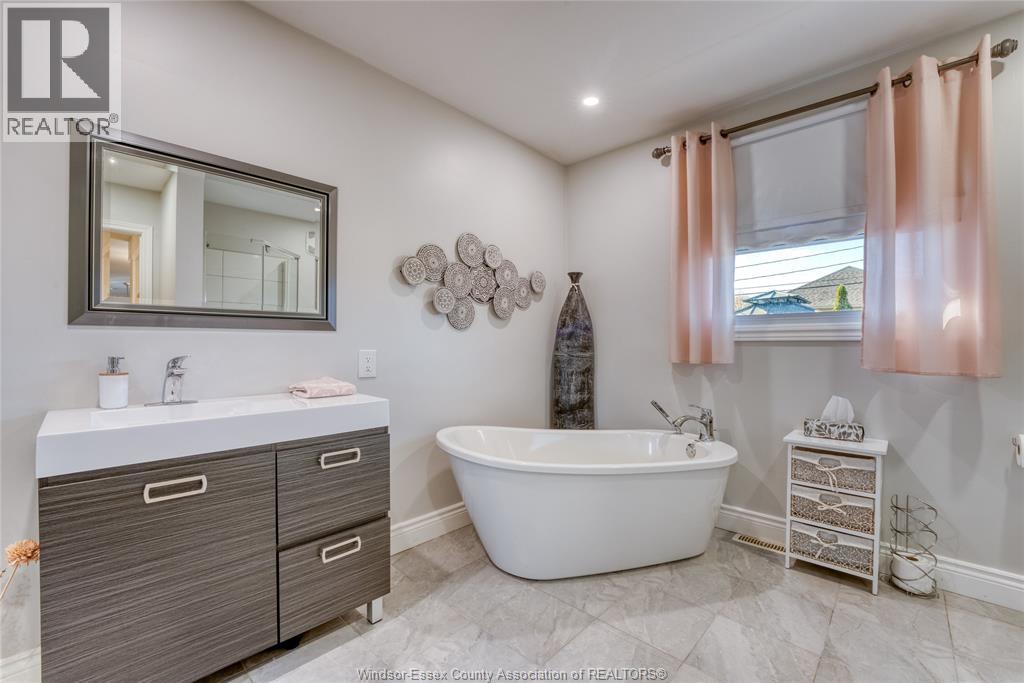 111 Danforth, Leamington, Ontario  N8H 2R1 - Photo 16 - 26003425