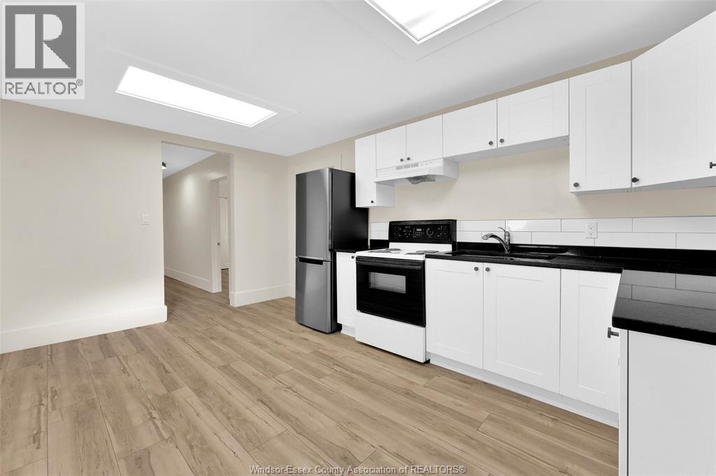 785 Hall #main, Windsor, Ontario  N9A 2L9 - Photo 11 - 26003567