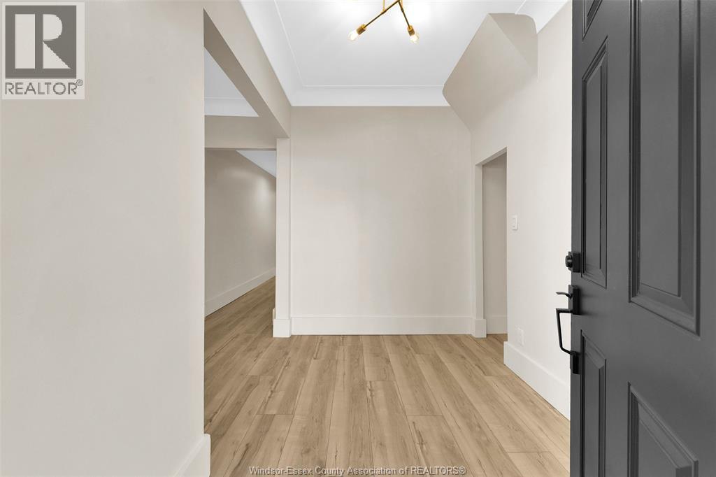 785 Hall #main, Windsor, Ontario  N9A 2L9 - Photo 3 - 26003567