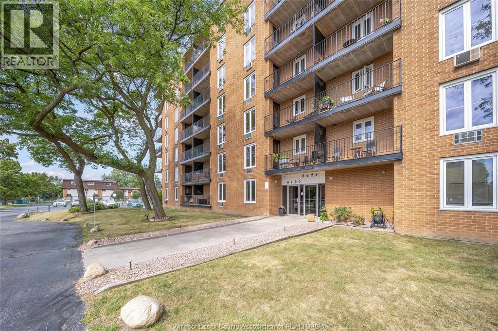 6502 Thornberry, Windsor, Ontario  N8T 2X2 - Photo 2 - 26003594